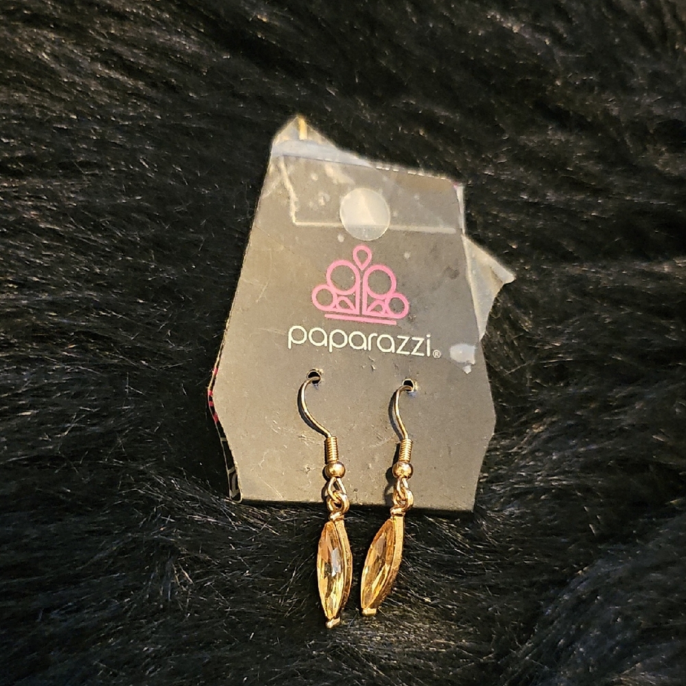 Paparazzi Gold Dangle Earrings